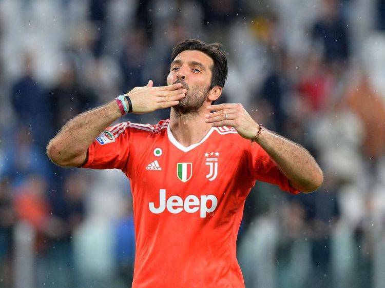 Momen-Momen Penting Buffon bersama Juventus