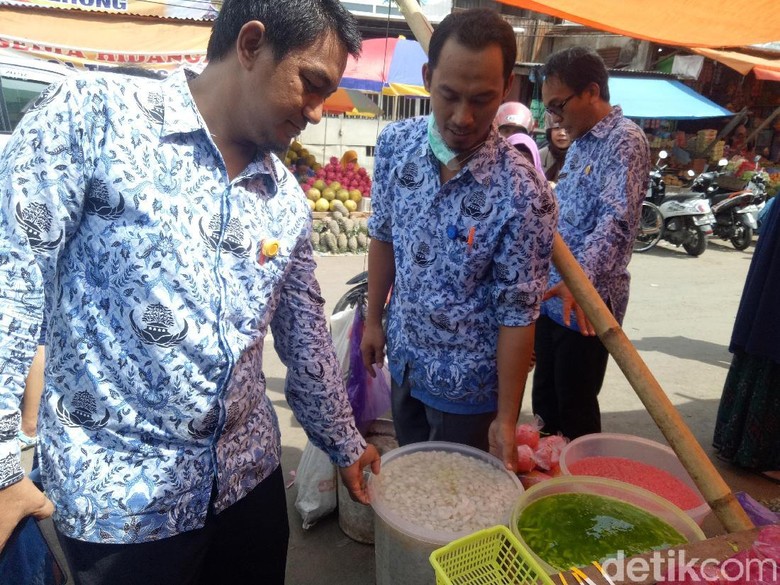 Razia Menu Takjil, Dinkes Makassar Temukan Makanan Berformalin Razia Menu Takjil, Dinkes Makassar Temukan Makanan Berformalin