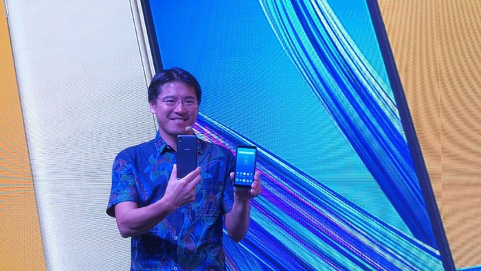 Zenfone Live (L1). Foto: Muhammad Alif Goenawan/detikinet Zenfone Live (L1). Foto: Muhammad Alif Goenawan/detikinet