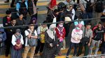 Penumpang KRL Sesaki Stasiun Tanah Abang