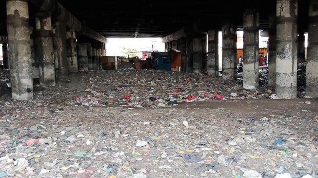 Penampakan terkini di kolong tol priok