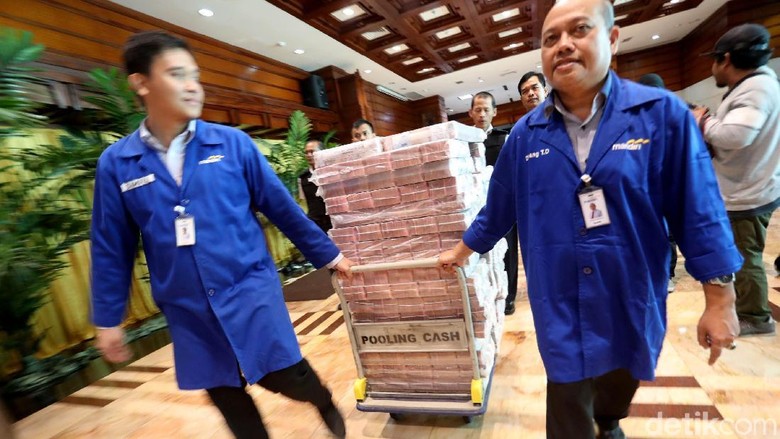 Balikin Duit Rp 169 Miliar, Ini Aliran Uang Korupsi Samadikun Balikin Duit Rp 169 Miliar, Ini Aliran Uang Korupsi Samadikun