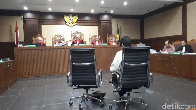 Ahli di Sidang Fredrich: Pidana Advokat Harus Tunggu Sidang Etik Ahli di Sidang Fredrich: Pidana Advokat Harus Tunggu Sidang Etik