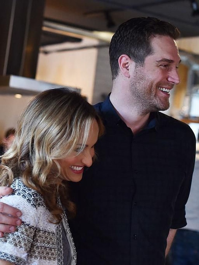 Sebelum menjalani hubungan serius dengan Pangeran Harry, ternyata Meghan Markle hampir akan menikah dengan pria lain. Dia adalah Cory Vitiello, seorang chef tampan dari Toronto, Kanada. Keduanya menjalin hubungan serius selama dua tahun namun kembali kandas, sebelum akhirnya bertemu Pangeran Harry. Foto: Getty Images