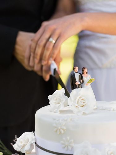 Heboh! Pengantin Tusuk Wajah Kakak Ipar dengan Pisau 