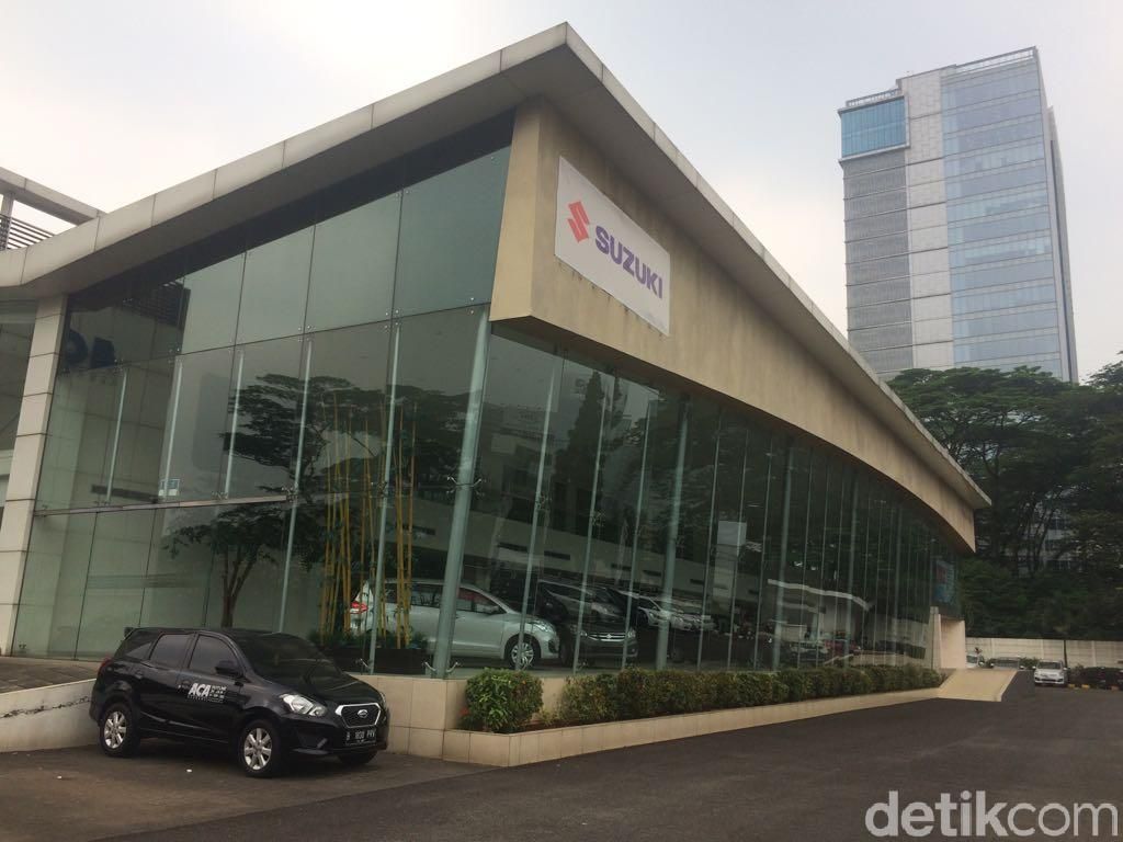 Infiniti setop jualan di Indonesia. Diler satu-satunya di Indonesia berganti wajah menjadi diler Suzuki.