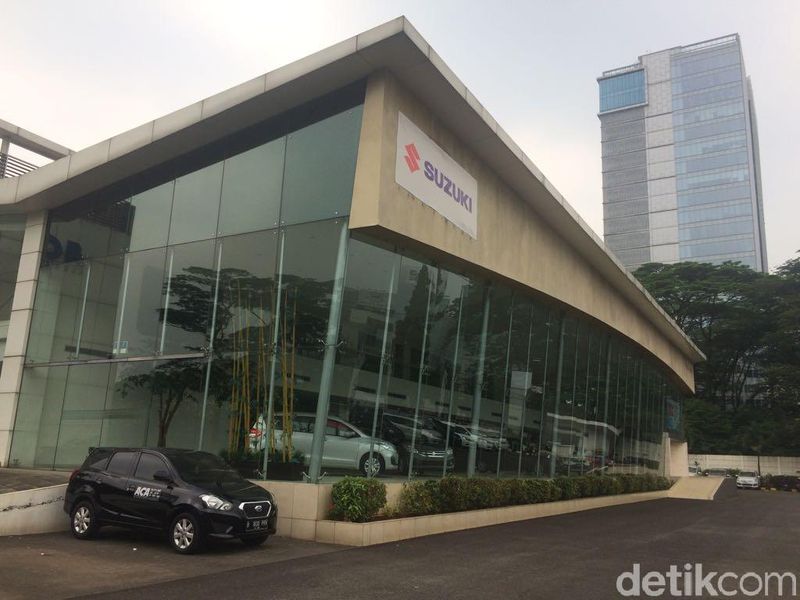 Infiniti setop jualan di Indonesia. Diler satu-satunya di Indonesia berganti wajah menjadi diler Suzuki.
