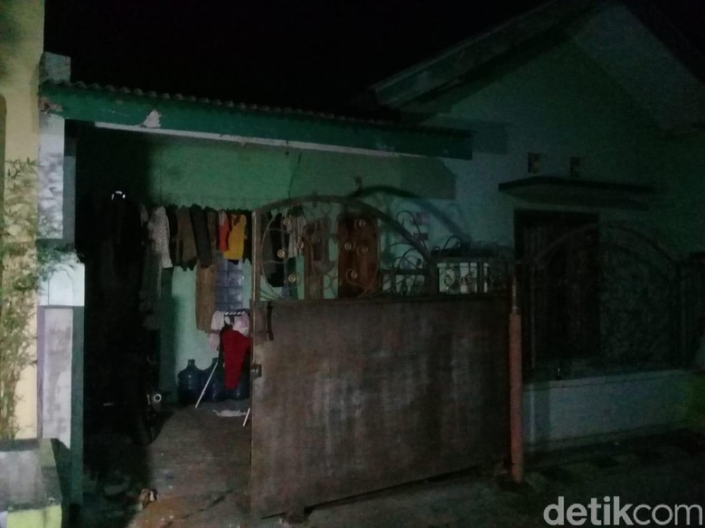 Ini Rumah Terduga Teroris di Probolinggo yang Digerebek Densus 88 Ini Rumah Terduga Teroris di Probolinggo yang Digerebek Densus 88