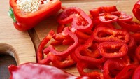 Kalau Scorpio paling cocok menambahkan irisan paprika merah ke atas pizza. Ini karena Scorpio punya gaya keren yang unik. Foto: iStock