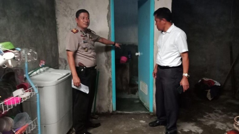 Densus 88 Tangkap Seorang Penjual Pisang di Jombang Densus 88 Tangkap Seorang Penjual Pisang di Jombang