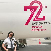 Wanita yang akrab dipanggil Imel ini merupakan lulusan Filsafat Universitas Indonesia. Ia pun kemudian melanjutkan sekolah pilot di Bali International Flight Academy. Foto: Instagram @imellisas