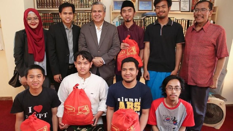 KBRI Kairo Sambut Ramadan Bersama WNI dan Masyarakat Mesir KBRI Kairo Sambut Ramadan Bersama WNI dan Masyarakat Mesir