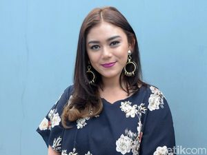 Thalita Latief Bawa Ibunda ke Sidang Cerai, Kini Ngerem Bahas Rumah Tangga
