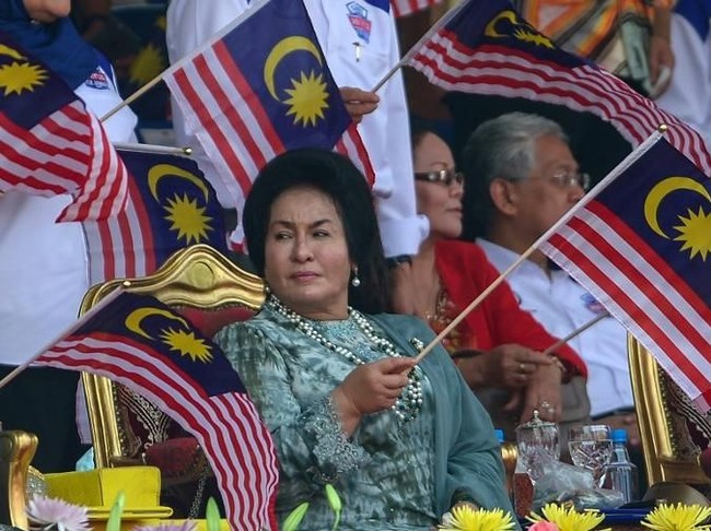 Wajah menyeramkan Rosmah ini disebut-sebut terjadi karena wanita 66 tahun itu terlalu banyak melakukan operasi plastik. Foto: Getty Images, Reuters, AFP