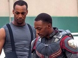 Potret Viral Superhero Avengers Bersama Kembarannya