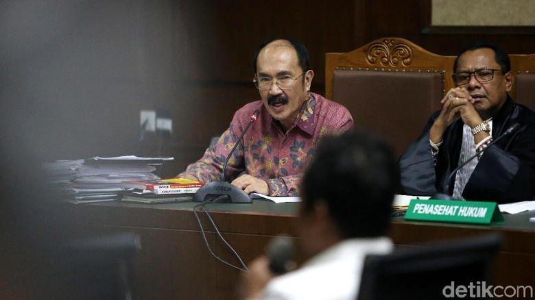 Debat Fredrich dan Ketum Peradi soal Hak Imunitas Advokat Debat Fredrich dan Ketum Peradi soal Hak Imunitas Advokat