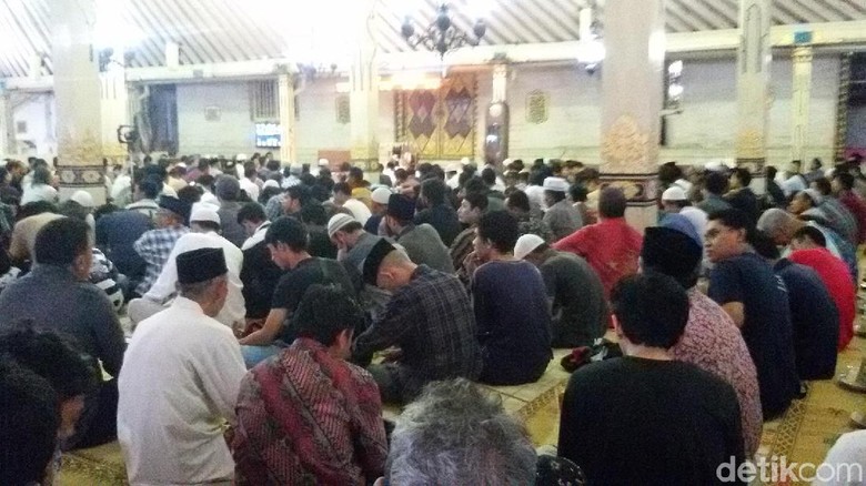 Tiap Kamis, Masjid Besar Yogya Sediakan Takjil Gulai Kambing Tiap Kamis, Masjid Besar Yogya Sediakan Takjil Gulai Kambing