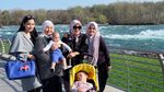 Foto: Travelingnya Titi Kamal & Sang Buah Hati di Kanada