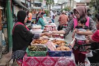 Jadi Ikon Santapan Berbuka, Takjil Selalu Diburu Jelang Buka Puasa