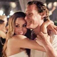 Potret bahagia Meghan Markle di hari pernikahannya dengan produser film Trevor Engelson pada 2011. Pernikahan tersebut hanya bertahan selama dua tahun. (Foto: Istimewa)