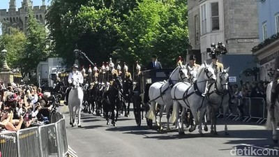 Meriah! Potret Geladi Parade Kuda Royal Wedding Harry-Meghan