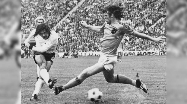 Di Piala Dunia 1970, Gerd Mueller dua kali hattrick ke gawang Bulgaria dan Peru.