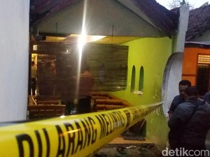 Perburuan Densus 88 Tangkap Bapak dan Anak Hingga Penjual Pisang