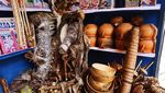 Foto: Pasar yang Menjual Jimat dan Benda Sihir