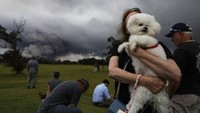 Penduduk di sekitar Gunung Kilauea sudah dievakuasi. Pemerintah Amerika Serikat juga memprediksikan akan ada gangguan lalulintas udara akibat kejadian ini. (Mario Tama/Getty Images)