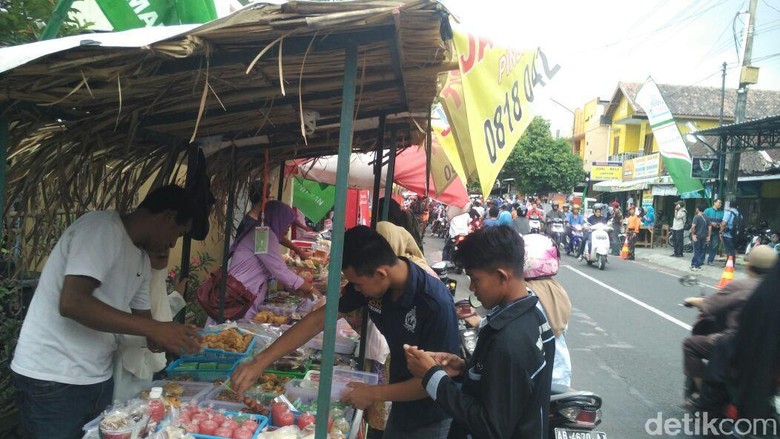 Nuansa Jogja Tempo Doeloe di Pasar Sore Ramadan Nitikan Yogya Nuansa Jogja Tempo Doeloe di Pasar Sore Ramadan Nitikan Yogya