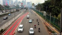 Kebetulan, di hari pertama Ramadan semua pelajar di wilayah DKI Jakarta libur sekolah.
