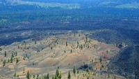 Uniknya lagi, warna-warna cantik tersebut akan terlihat di atas gundukan pasir dan membentuk pusaran. (jake_up_nichols/Instagram)