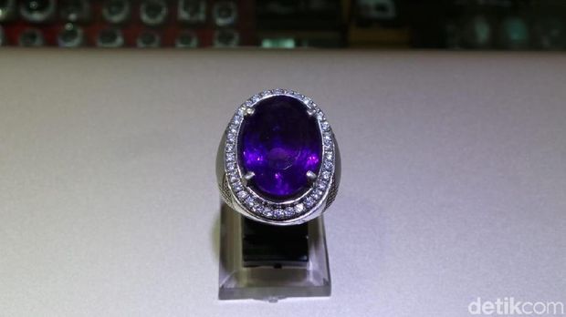 Infinity Stone Thanos di Dunia Nyata