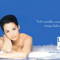 Tidak ketinggalan Nadya Hutagalung. Berdarah campuran Australia-Batak, perempuan yang memang berprofesi sebagai model ini punya daya tarik tersendiri. (Foto: Istimewa)