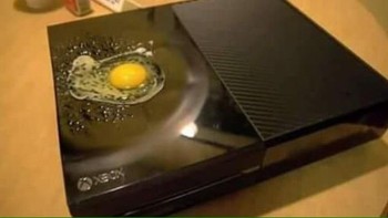 Para gamer yang suka tiba-tiba laper mungkin bisa coba cara masak satu ini. (Foto: Twitter/PicturesFoIder)