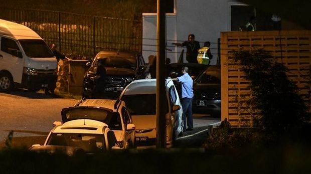 Situasi di Sekitar Rumah Najib Saat Penggeledahan