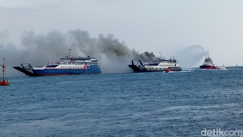 Polisi: 18 Penumpang KMP Labitra Adinda dan 12 ABK Selamat Polisi: 18 Penumpang KMP Labitra Adinda dan 12 ABK Selamat