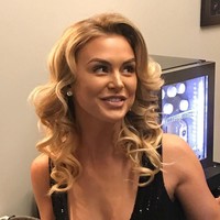 Beberapa kali, Lala dikomentari negatif karena banyak orang tidak suka dengan bintang reality TV. Sejumlah orang menganggap Lala artis reality TV fake. Termasuk Jennifer Lawrence yang pernah mengatakan bahwa Lala terlihat palsu karena berusaha baik dan lugu di depan kamera.  Foto: Instagram