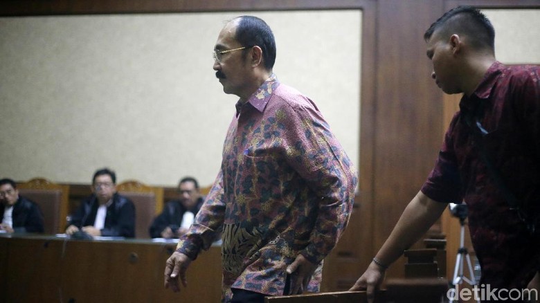 Penyidik Sebut Fredrich Minta Kerjaan: Dia Bilang KPK Kan Banyak OTT Penyidik Sebut Fredrich Minta Kerjaan: Dia Bilang KPK Kan Banyak OTT