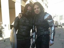 Potret Viral Superhero Avengers Bersama Kembarannya