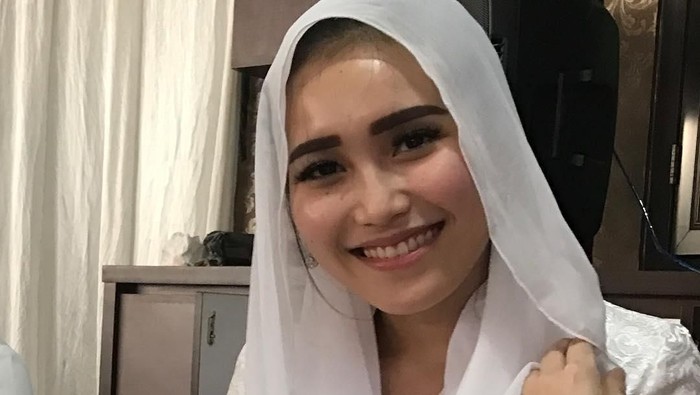 Posting Video Salawatan, Ayu Ting Ting Malah Kena Nyinyir