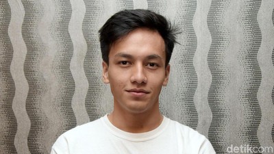 Jefri Nichol, si Ganteng yang Doyan Mi