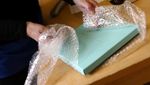 Intip Proses Pembuatan Souvenir Royal Wedding Inggris