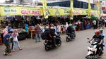 Potret Pasar Takjil Benhil Jelang Buka Puasa