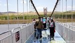 Foto: Jembatan Kaca 3 Dimensi Pertama di China