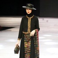 Fashion show busana muslim rancangan Ida Royani yang mengusung tema Great Toba di Indonesia Fashion Week 2018, Jakarta Convention Center, Jakarta, Rabu [28/3/2018]. Foto: Mohammad Abduh/Wolipop