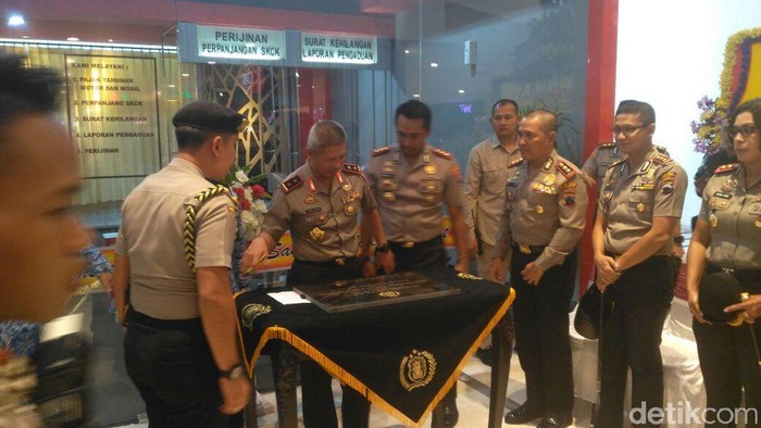 Kapolda Jateng Resmikan Gerai Pelayanan Terpadu yang Dibuka di Mall
