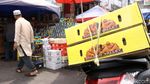 Berkah Pedagang Kurma di Bulan Ramadan