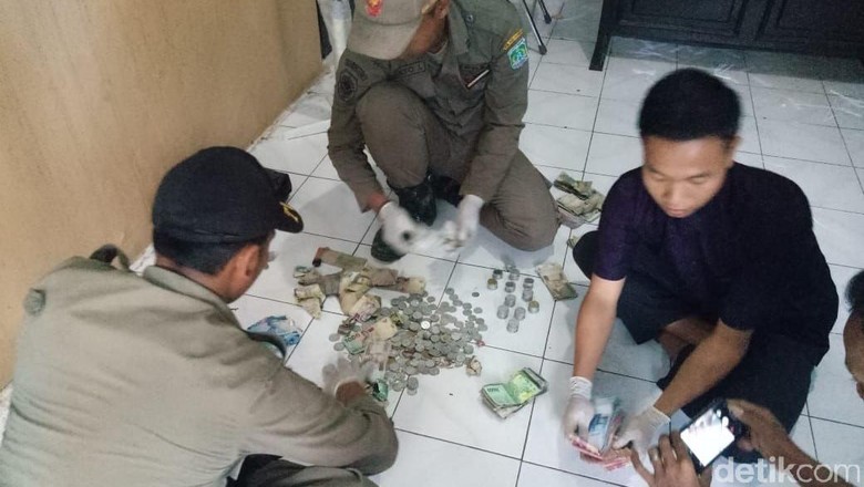 Pengemis Ini Kaya, Bawa Rp 15 Juta Saat Kena Razia Pengemis Ini Kaya, Bawa Rp 15 Juta Saat Kena Razia