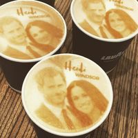 Ini Dia 'Megharryccino,' Cappuccino Berhias Wajah Pangeran Harry dan Meghan